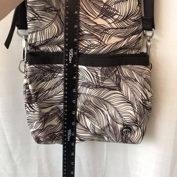 Lululemon Party Om Bag. Sketchy Palms White Black - Picture 15 of 16